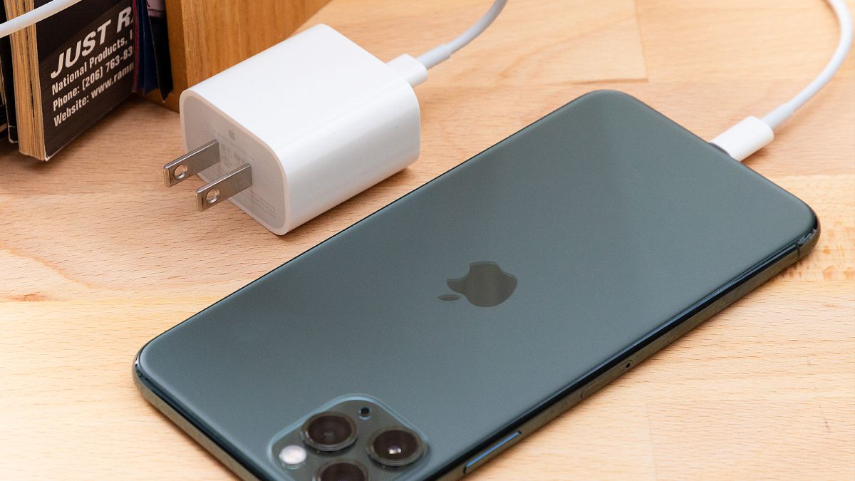 iPhone 13 recebe 35% mais energia do carregador, com até 27 watts - Olhar  Digital